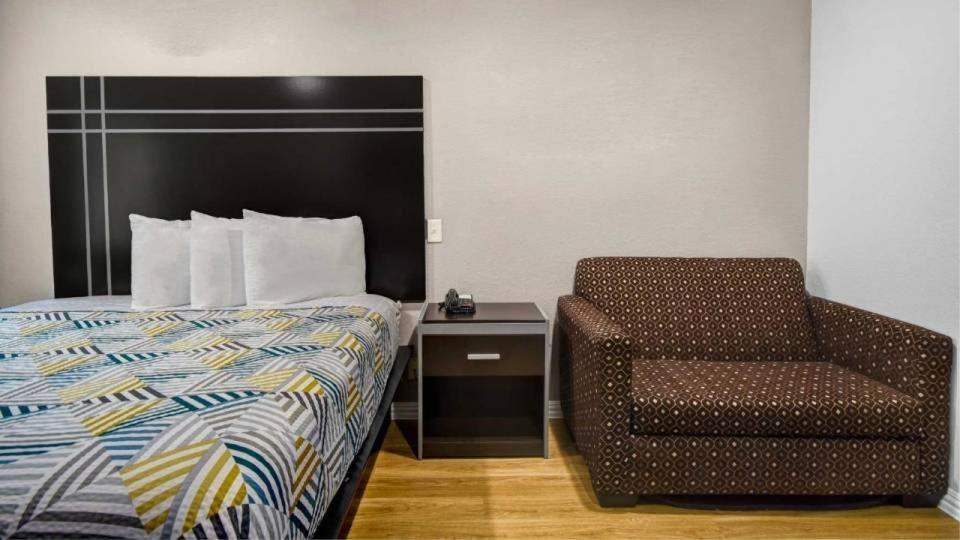 Motel 6 Humble, Tx - Houston International Airport 外观 照片
